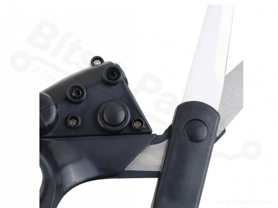 Scissors with laser